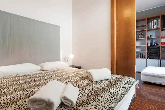 Hotel Amalfi Milan 2*,  Italy